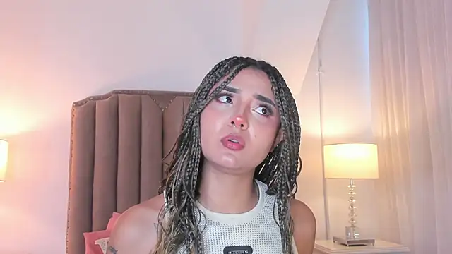 Snapshot of Emma_Torres__ chatting on 02.18.26 Emma Torres online show from 02.18.26