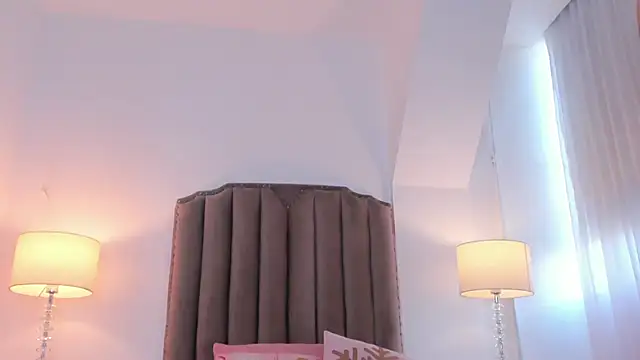 Emma Torres   online show from 04.15.26