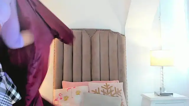 Snapshot of Emma_Torres__ chatting on 05.18.26 Emma Torres online show from 05.18.26