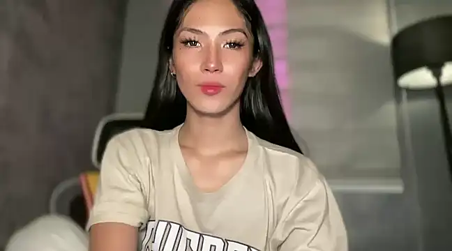 Bella Gordon online show from 12.14.24