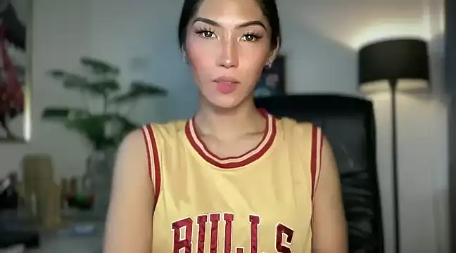 Bella Gordon online show from 02.24.25