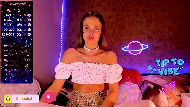 Snapshot of madina_taher chatting on 01.26.25 madina taher online show from 01.26.25