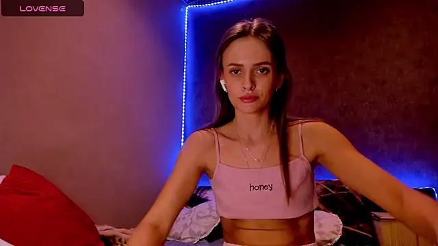 Snapshot of madina_taher chatting on 03.07.25 madina taher online show from 03.07.25