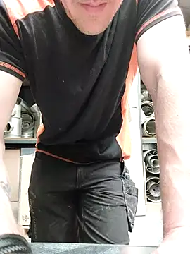 Snapshot of Xcoquinx chatting on 03.19.25 Xcoquinx online show from 03.19.25