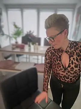 German Milf online show from 02.12.25