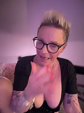 German Milf online show from 02.21.25