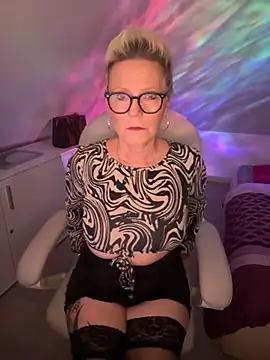 German Milf online show from 10.23.25