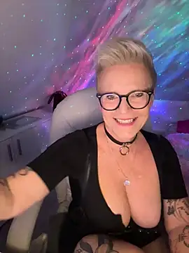 German Milf online show from 10.29.25