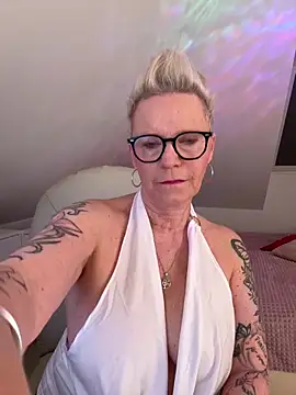 German Milf online show from 03.31.26