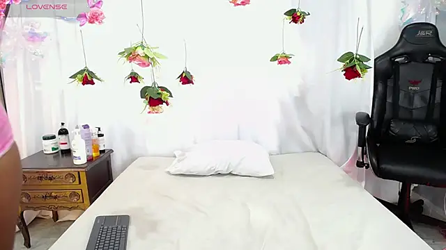 Snapshot of BLACK_ROSSE_1 chatting on 02.28.25 BLACK ROSSE 1 online show from 02.28.25