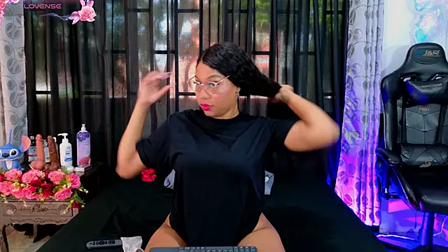 Snapshot of BLACK_ROSSE_1 chatting on 10.02.25 BLACK ROSSE 1 online show from 10.02.25