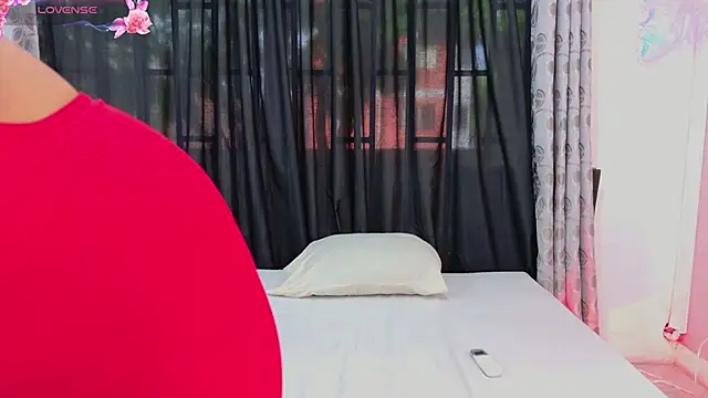 Snapshot of BLACK_ROSSE_1 chatting on 10.28.25 BLACK ROSSE 1 online show from 10.28.25