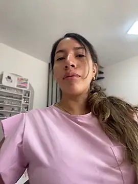 Snapshot of daniela_henao chatting on 04.23.26 daniela henao online show from 04.23.26