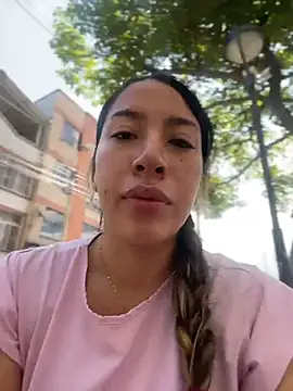 Snapshot of daniela_henao chatting on 05.22.26 daniela henao online show from 05.22.26