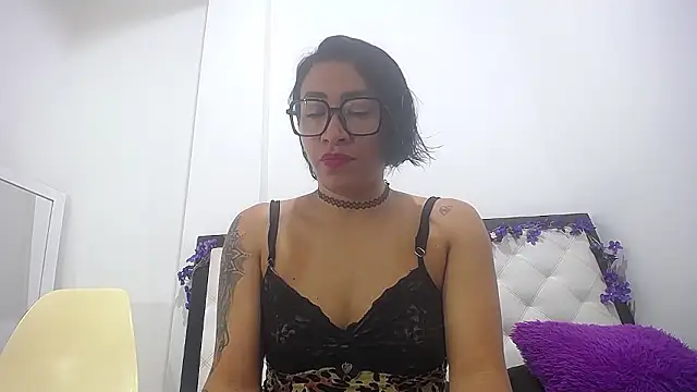 hornywife  online show from 03.11.26