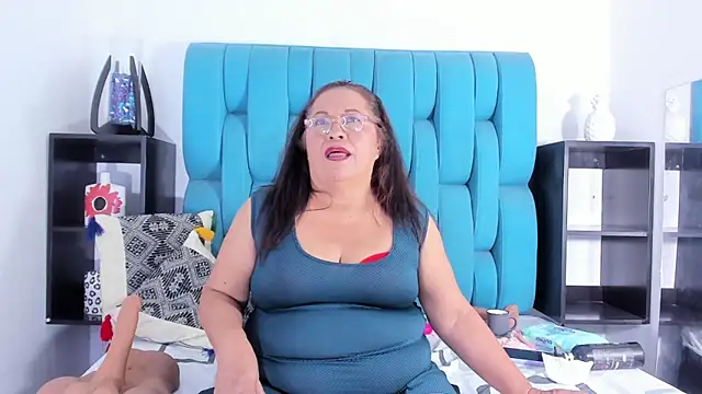 Keira Lennox online show from 03.08.25