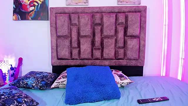 NaughtyAnaa online show from 10.24.25