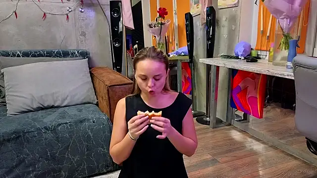 Misss Vikk online show from 11.17.25