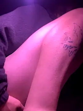 Snapshot of mommyslittlefemboy chatting on 12.02.25 mommyslittlefemboy online show from 12.02.25