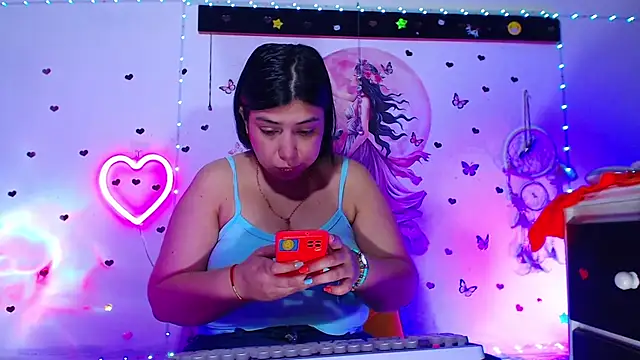 Snapshot of oliviarodriguez2u chatting on 05.15.26 oliviarodriguez2u online show from 05.15.26