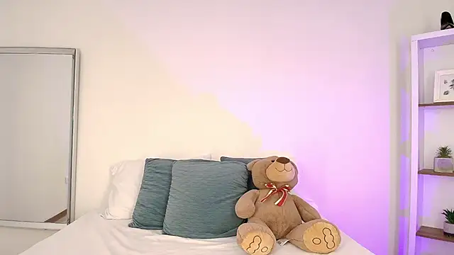 Isabella Harley online show from 02.09.26