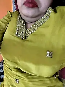 Snapshot of BigBustyRuhi chatting on 04.01.26 BigBustyRuhi online show from 04.01.26