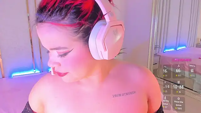 Snapshot of Saekohofman chatting on 09.11.25 Saekohofman online show from 09.11.25