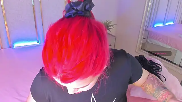 Snapshot of Saekohofman chatting on 09.24.25 Saekohofman online show from 09.24.25