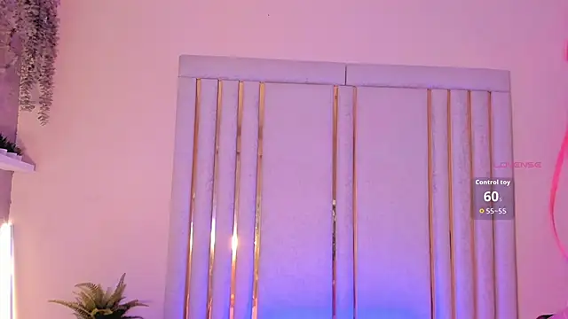 Snapshot of Saekohofman chatting on 10.15.25 Saekohofman online show from 10.15.25