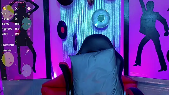 nickyminach  online show from 02.19.26