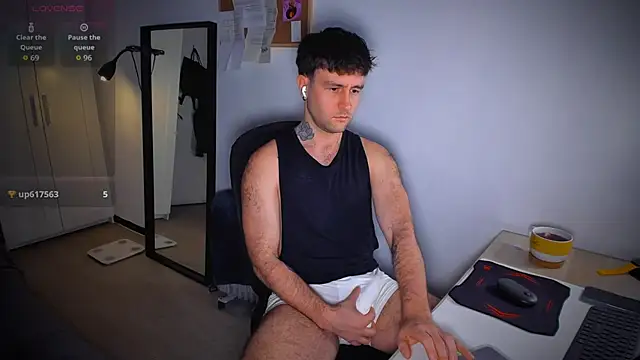 Snapshot of HonestAndrew chatting on 02.12.26 HonestAndrew online show from 02.12.26