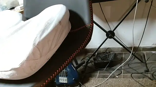 Snapshot of blow2gold chatting on 10.04.25 blow2gold online show from 10.04.25