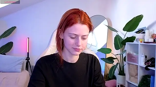 Snapshot of doll_lesli chatting on 11.09.25 doll lesli online show from 11.09.25