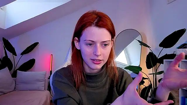 Snapshot of doll_lesli chatting on 11.23.25 doll lesli online show from 11.23.25