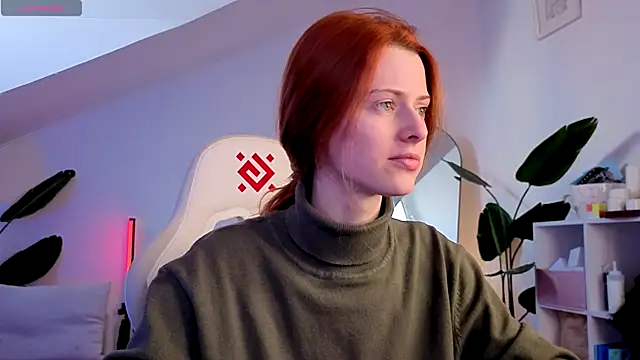 Snapshot of doll_lesli chatting on 11.24.25 doll lesli online show from 11.24.25