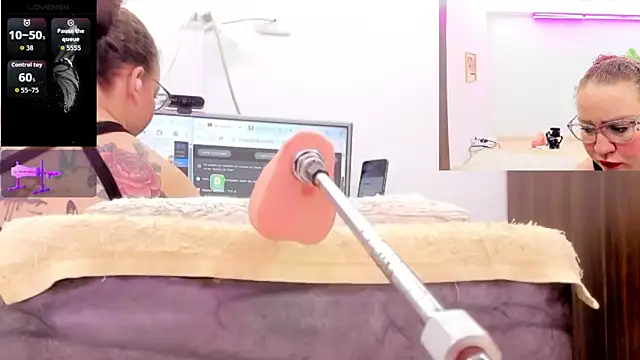 Paulina Davis  online show from 02.28.26