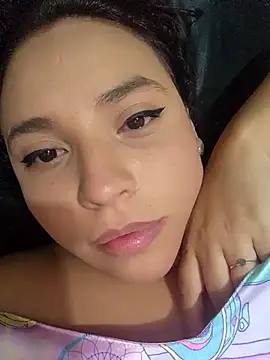 Snapshot of LizzRouse chatting on 11.27.25 LizzRouse online show from 11.27.25