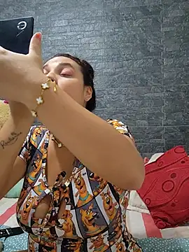 LizzRouse online show from 12.22.25