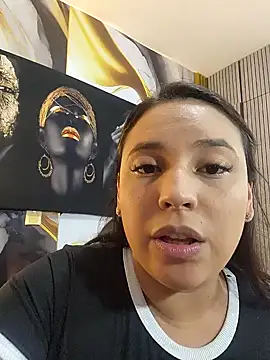 Snapshot of LizzRouse chatting on 06.19.26 LizzRouse online show from 06.19.26