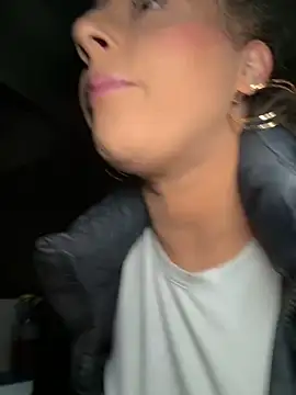 Snapshot of Strongqueen chatting on 11.09.25 Strongqueen online show from 11.09.25