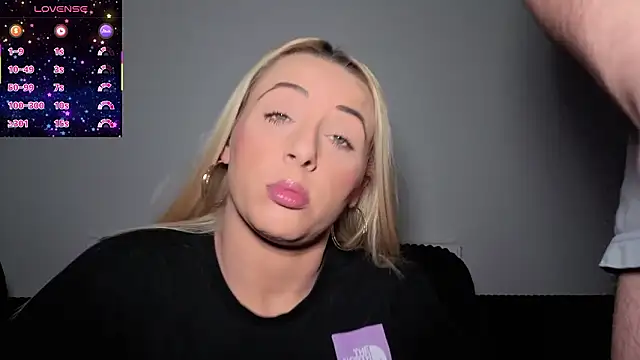 Snapshot of Strongqueen chatting on 02.05.26 Strongqueen online show from 02.05.26