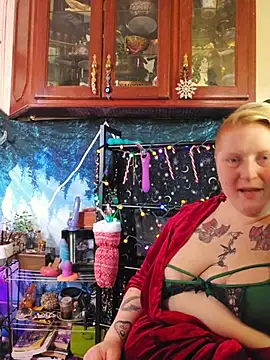 Snapshot of buxombosums chatting on 12.17.25 buxombosums online show from 12.17.25