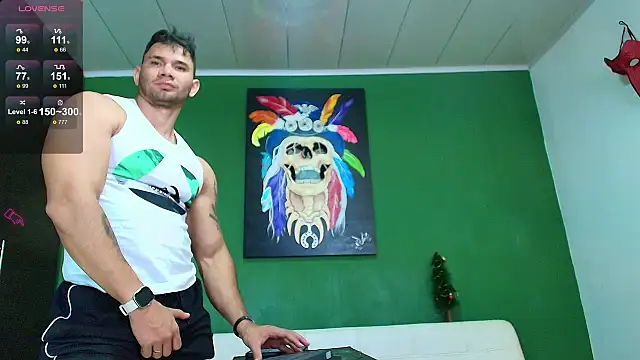 Snapshot of GendersonFit chatting on 12.05.25 GendersonFit online show from 12.05.25