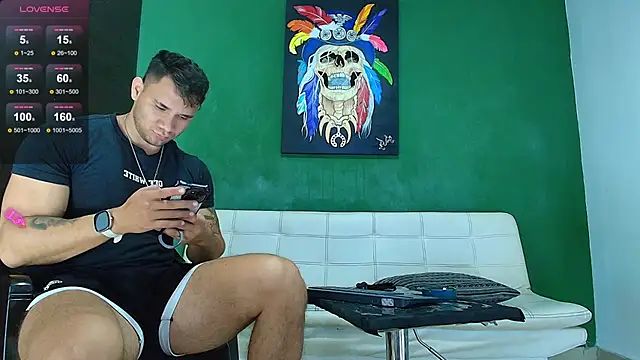 Snapshot of GendersonFit chatting on 02.11.26 GendersonFit online show from 02.11.26