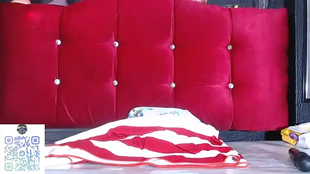 Snapshot of Upskirt_Squirt96 chatting on 02.18.25 Upskirt Squirt96 online show from 02.18.25