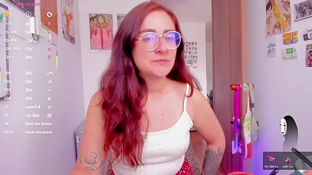 Snapshot of linda_giggle chatting on 05.23.26 linda giggle online show from 05.23.26