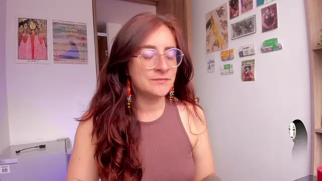 Snapshot of linda_giggle chatting on 06.02.26 linda giggle online show from 06.02.26