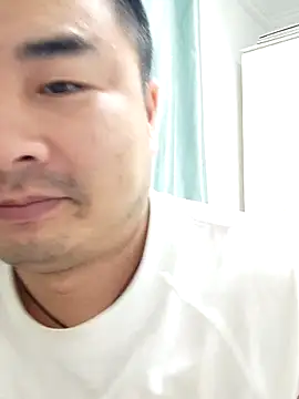 Snapshot of guozuo chatting on 11.26.25 guozuo online show from 11.26.25