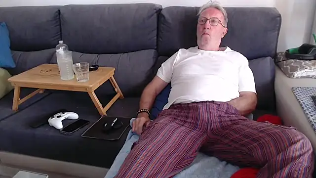 Snapshot of Nudelschwanz chatting on 05.01.26 Nudelschwanz online show from 05.01.26