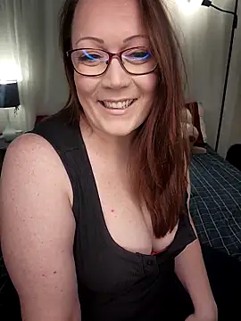 BBWQUEENBEEE online show from 02.16.25